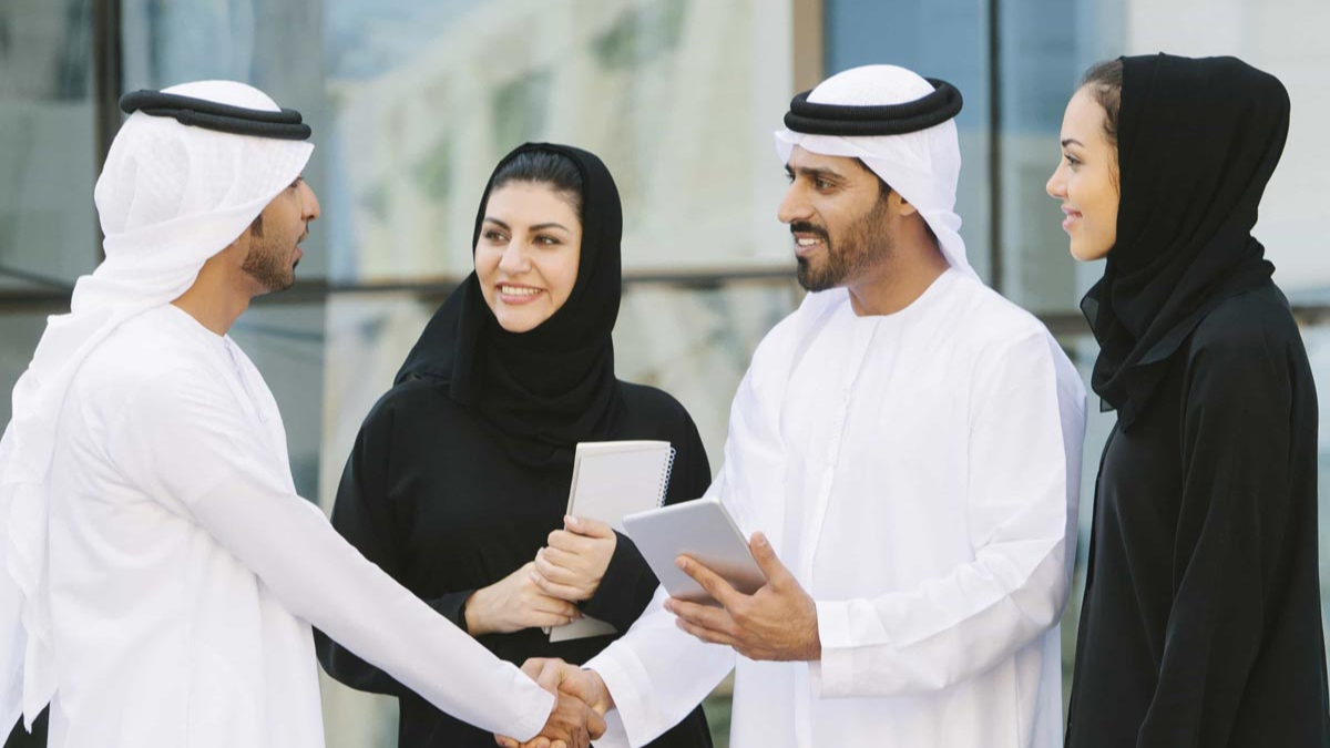 uae federal government employees can now request a four day workweek