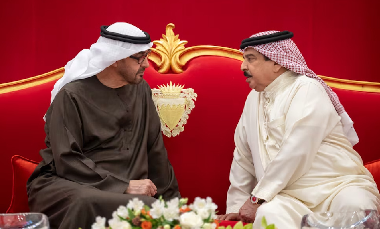 UAE President and King of Bahrain reaffirm historical ties of solidarity linking both countries