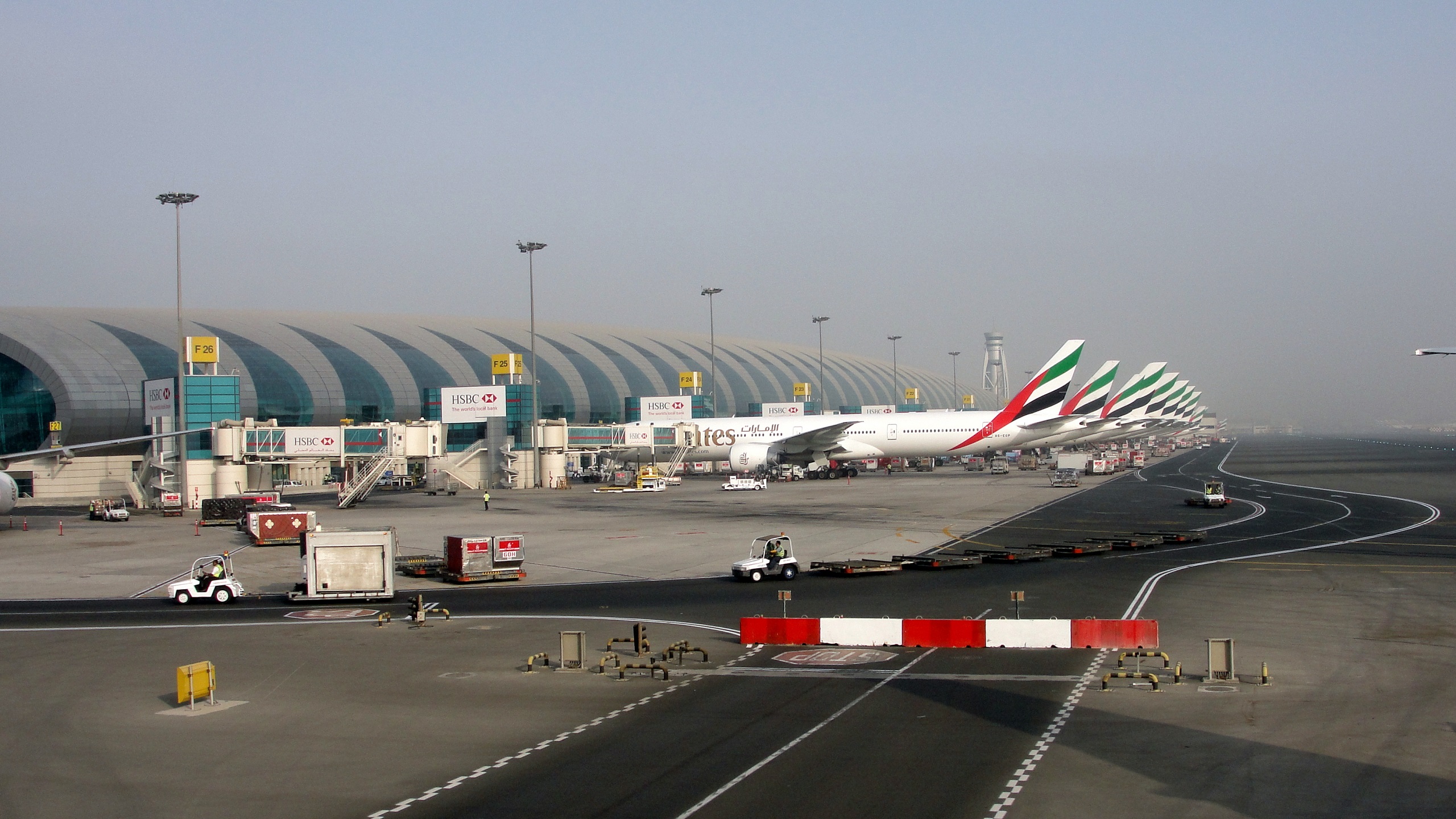 Layover at Dubai? Top 5 Free Things to Do at Dubai International Airport