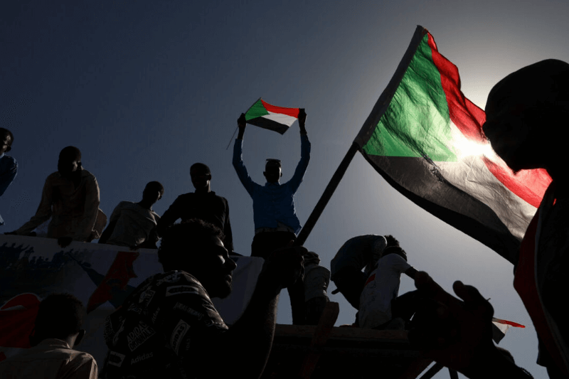 international community cannot let people of sudan become a political bargaining chip