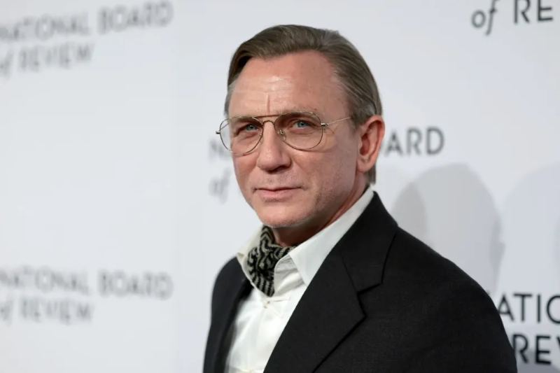 Daniel Craig speaks on James Bond 007 shocker