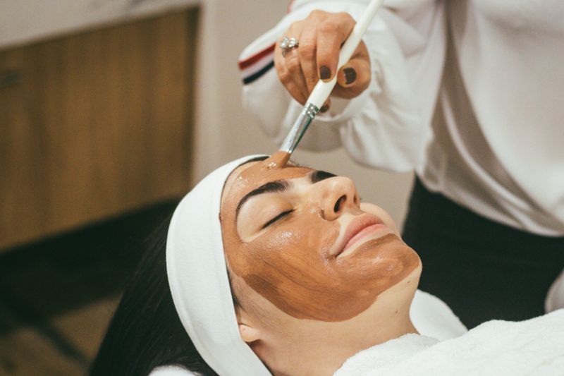 Minimalist Skincare Tips for Hot GCC Climate