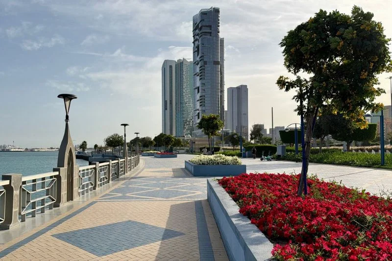 abu dhabi corniche off peak timing