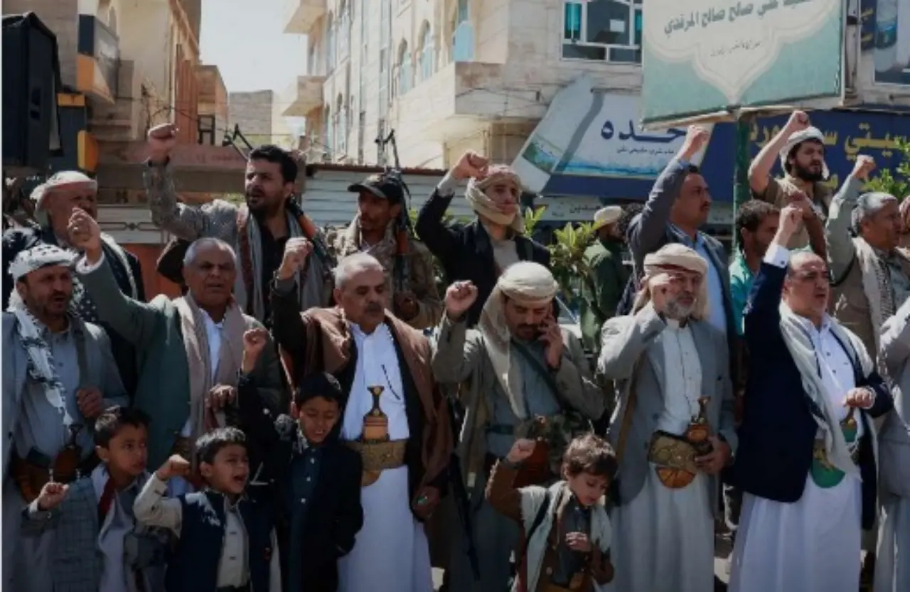 Houthi airport attacks